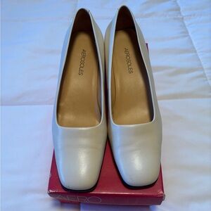 Classic White Leather Block Heel Pumps, Minimalist Workwear Capsule